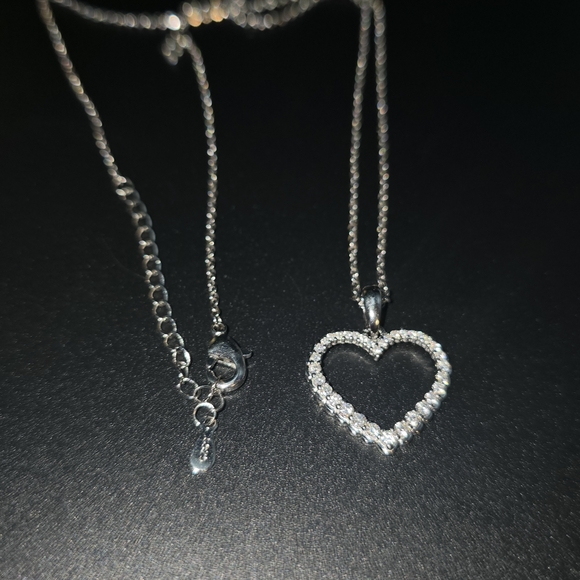 ✨ Moissanite Outline Heart Pendant – S925 Sterling Silver ✨ - Picture 5 of 6